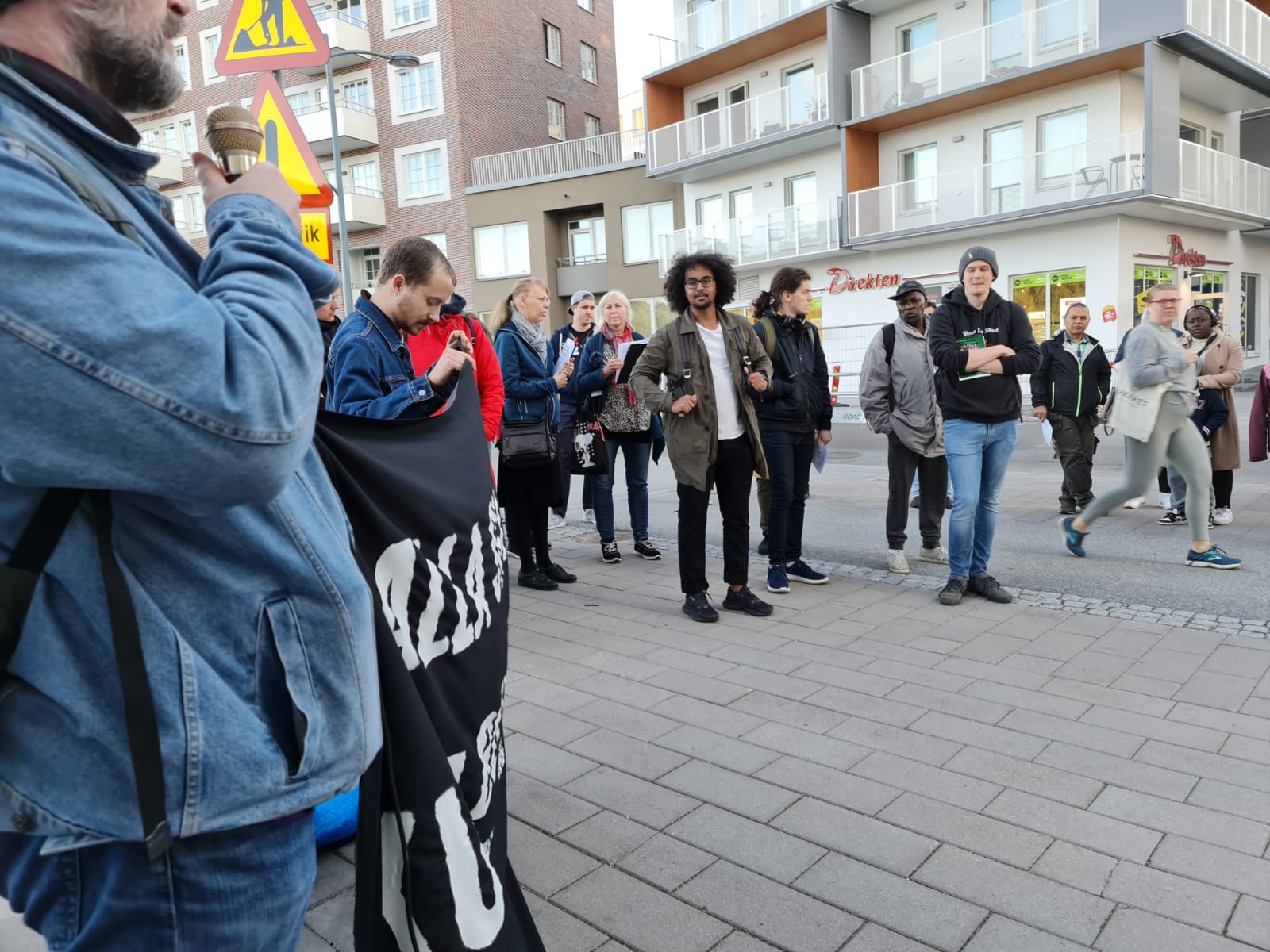 Dagens protest vid kommunhuset i Sundbyberg